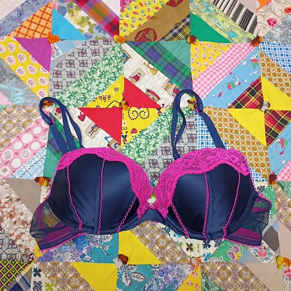 Victoria Secret Tease Push Up Dark Blue Lace Lined Push Up Bra Size 34B